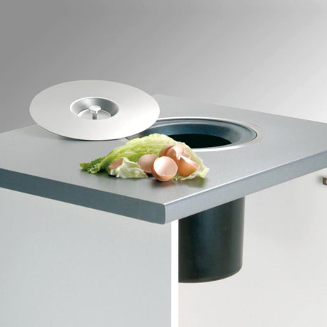 Die richtige Reinigung eines Mülleimers im Küchenschrank – Schritt für Schritt